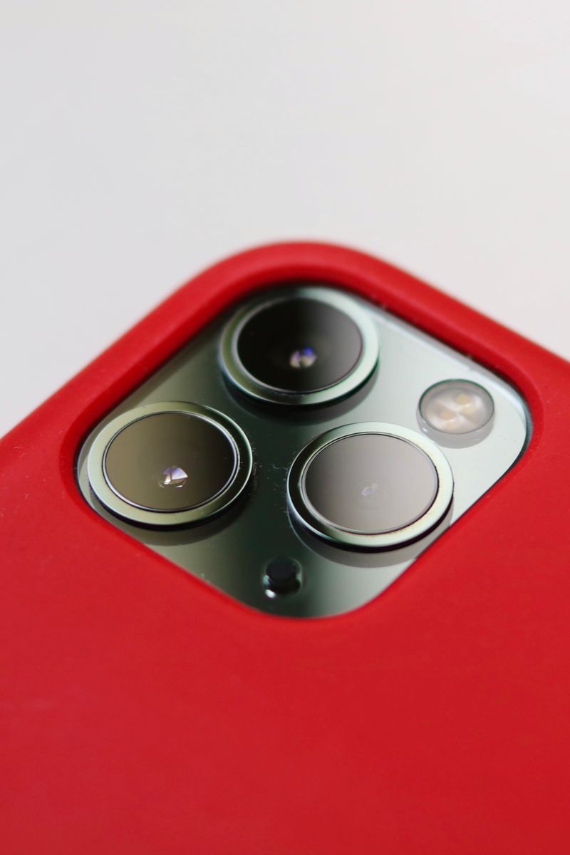 Best Waterproof Phone Cases for the Beach and Pool